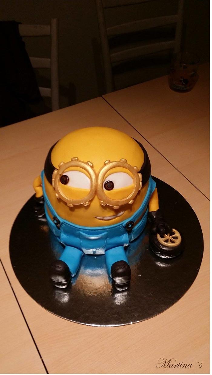 Minion cake