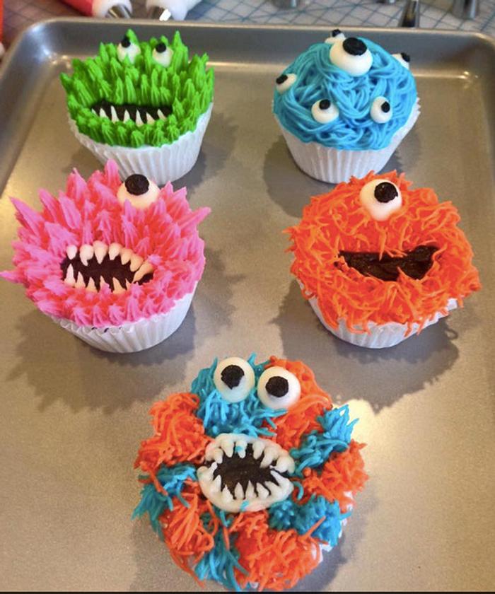 Very Scary & Hairy Monster Cupcakes