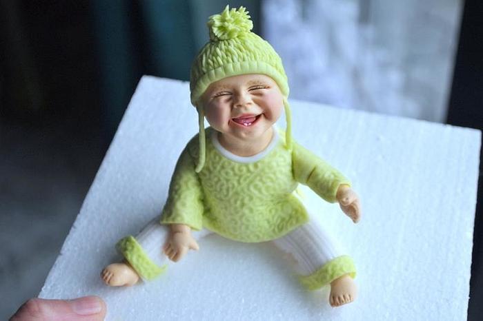 Baby from sugarpaste