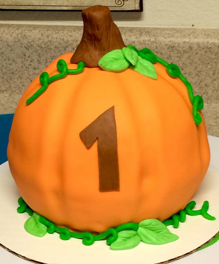 Lil Pumkin smash cake