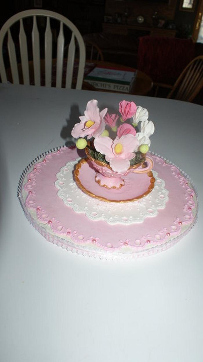 Gumpaste teacup for birthday cake