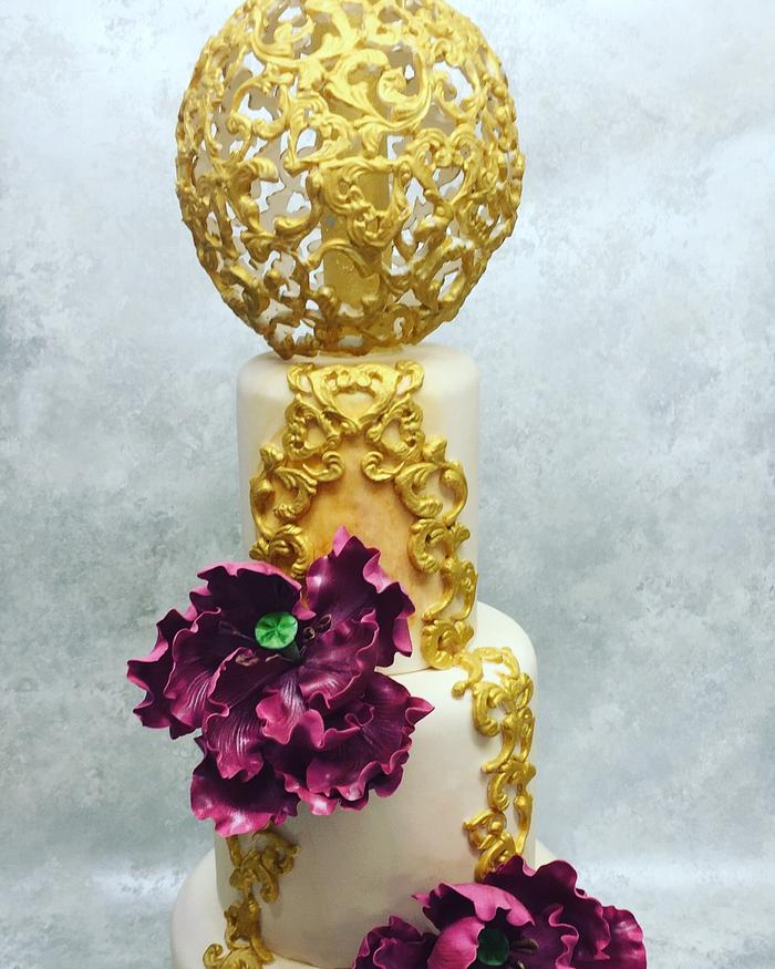 Gold baroque cake 