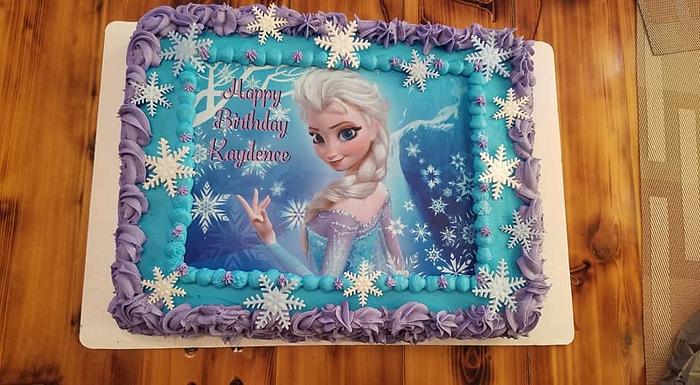 Frozen Elsa Birthday Cake with Cupcakes