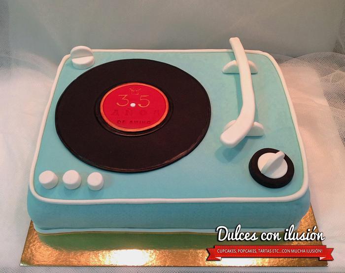 Record player cake