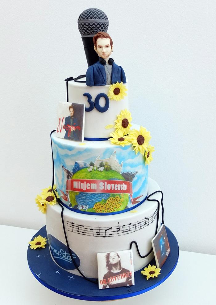 singer cake - Decorated Cake by lala - CakesDecor