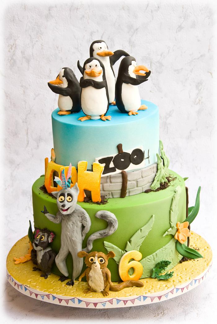 Madagascar penguins cake