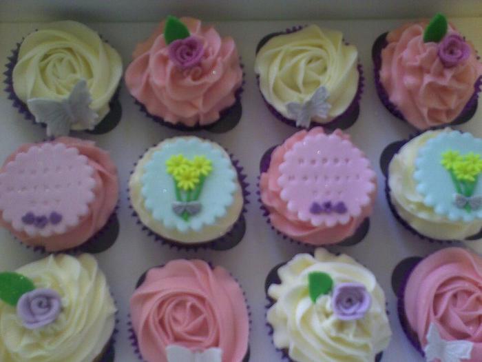mothers day cupcakes.