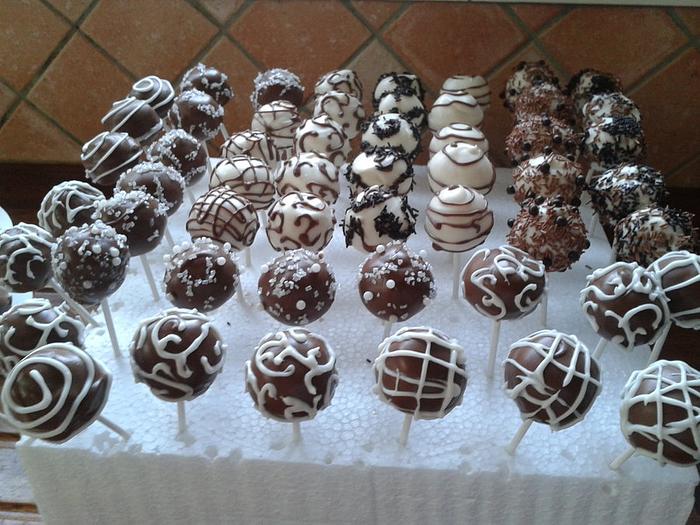 Cake pops favours for a recent wedding.