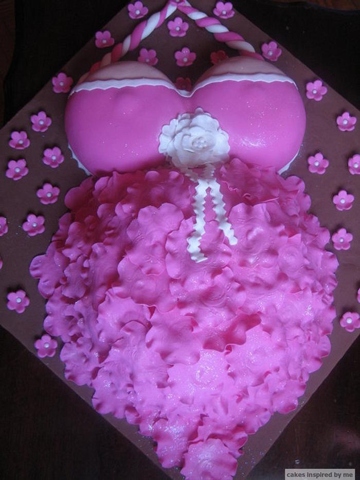 Pregnant belly and boobs cake