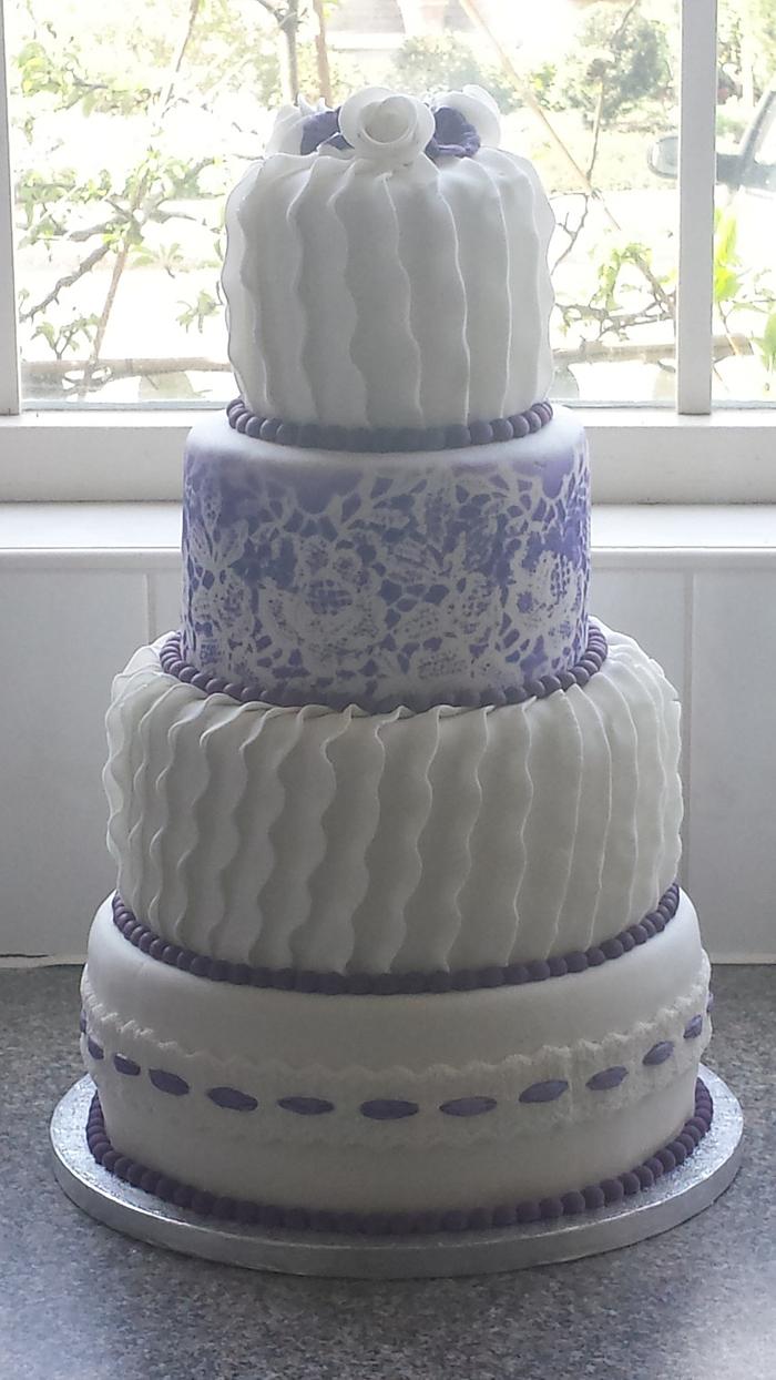 Ruffled White & Purple Weddingcake
