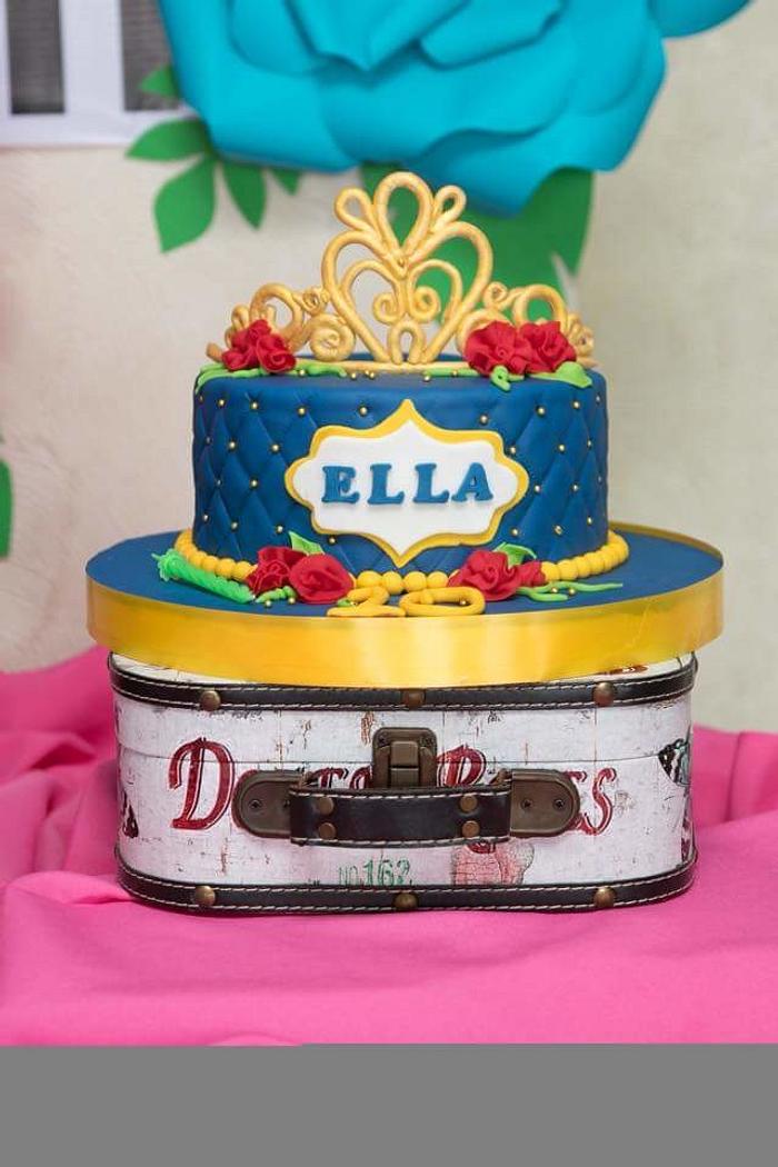 Disney descendant cake