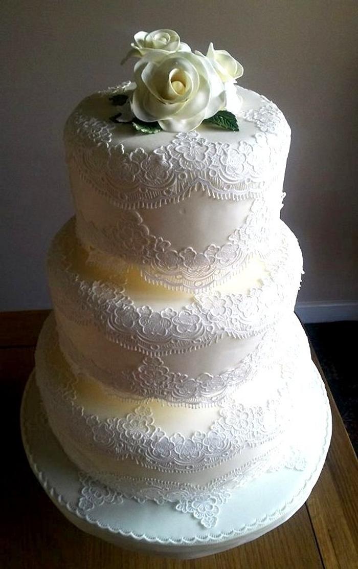 Wedding Cake - Cream & Lace