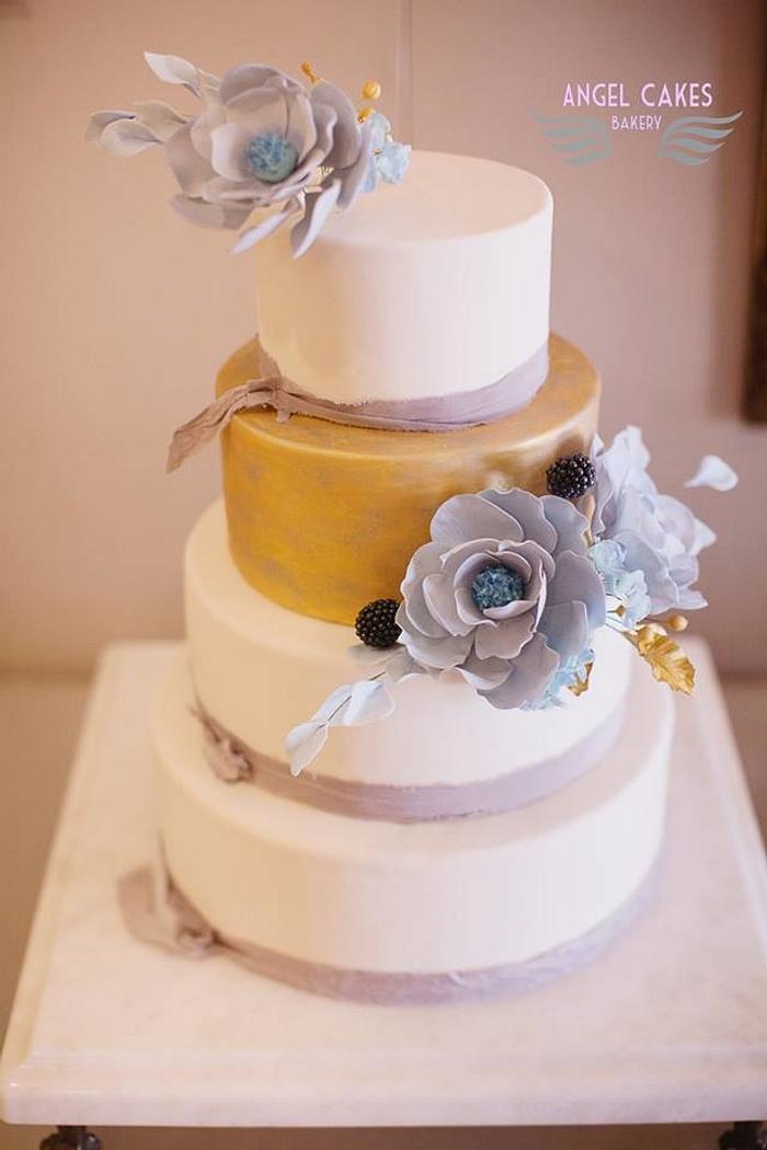 Vintage Blue & Gold Wedding Cake
