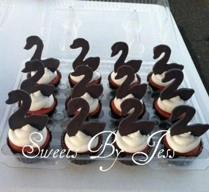 Swan cupcakes