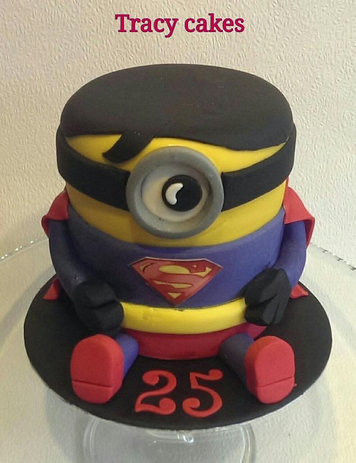 Superman minion cake