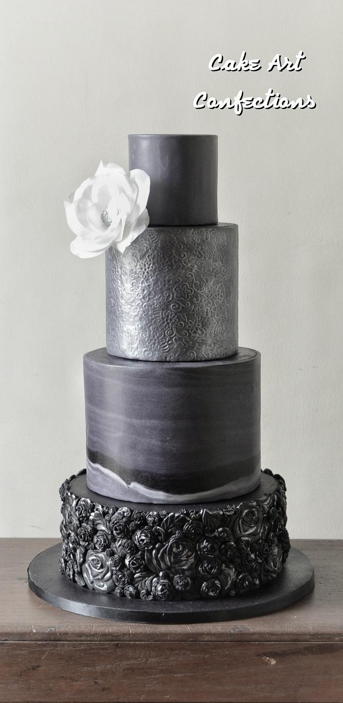 Customised birthday cake in grey colour !! Couverture chocolate cake with  strawberries 🍓 . 𝑇𝑜 𝑜𝑟𝑑𝑒𝑟 𝑑𝑚 𝑜𝑟 𝑤ℎ𝑎𝑡𝑠𝑎𝑝𝑝 On 9872088006 .  #cus… | Instagram