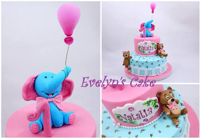 cake for a first birthday with elephants
