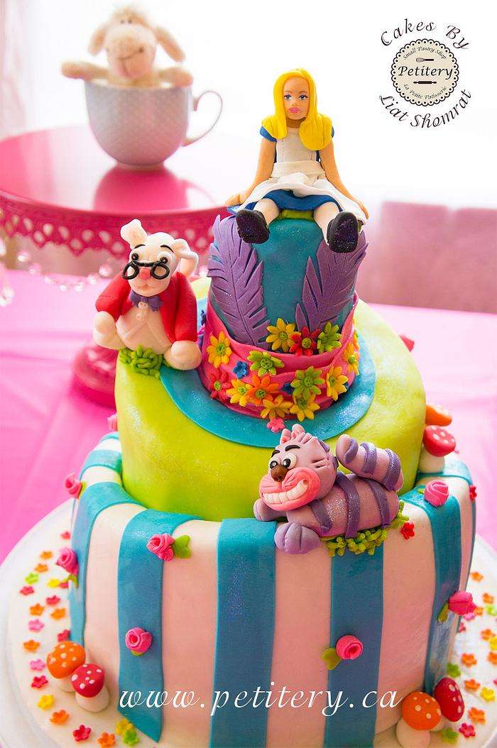 Alice in Wonderland - Topsy Turvy cake