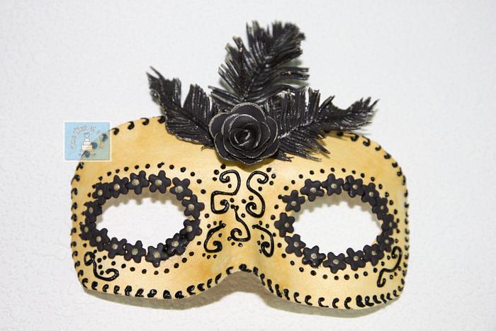 Gumpaste Mardi Gras mask