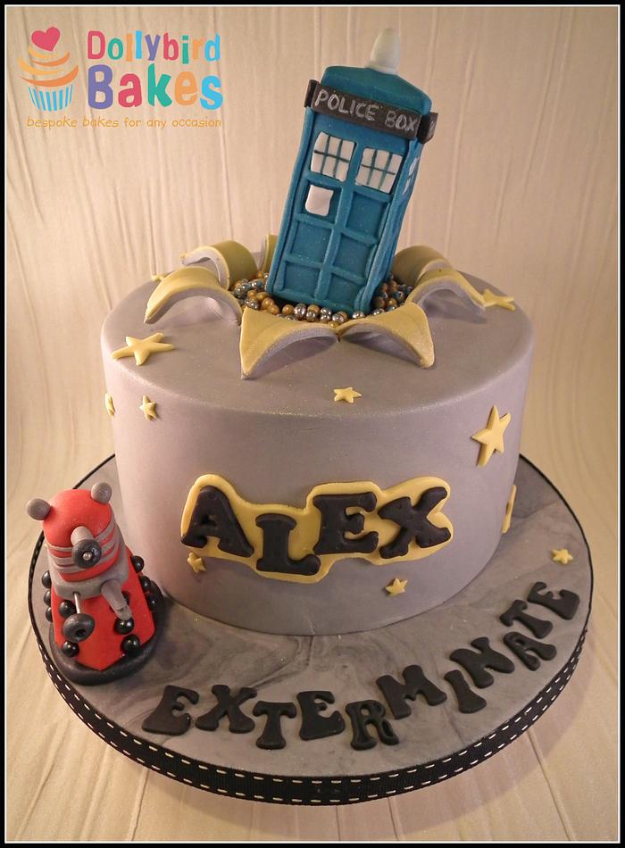 Dr Who Tardis cake