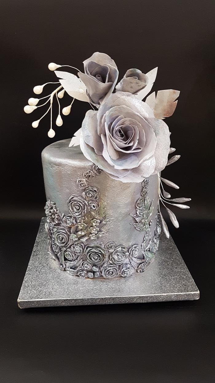 Metalica cake with wafer paper rose