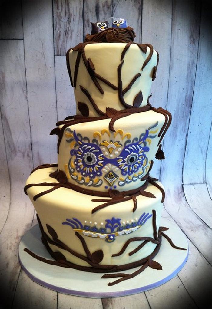 owl topsy turvy wedding cake