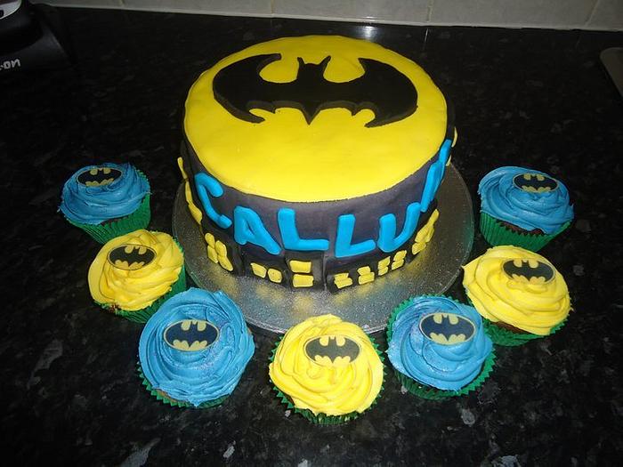 Batman cake with cupcakes