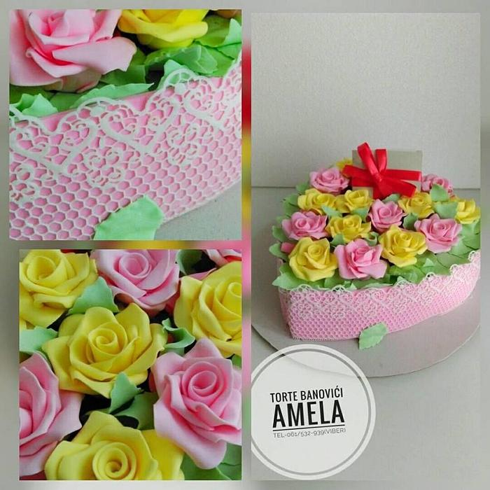 roses lace heart cake