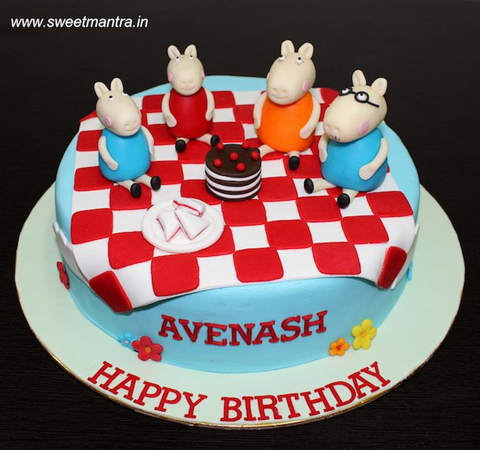 Peppa pig family cake