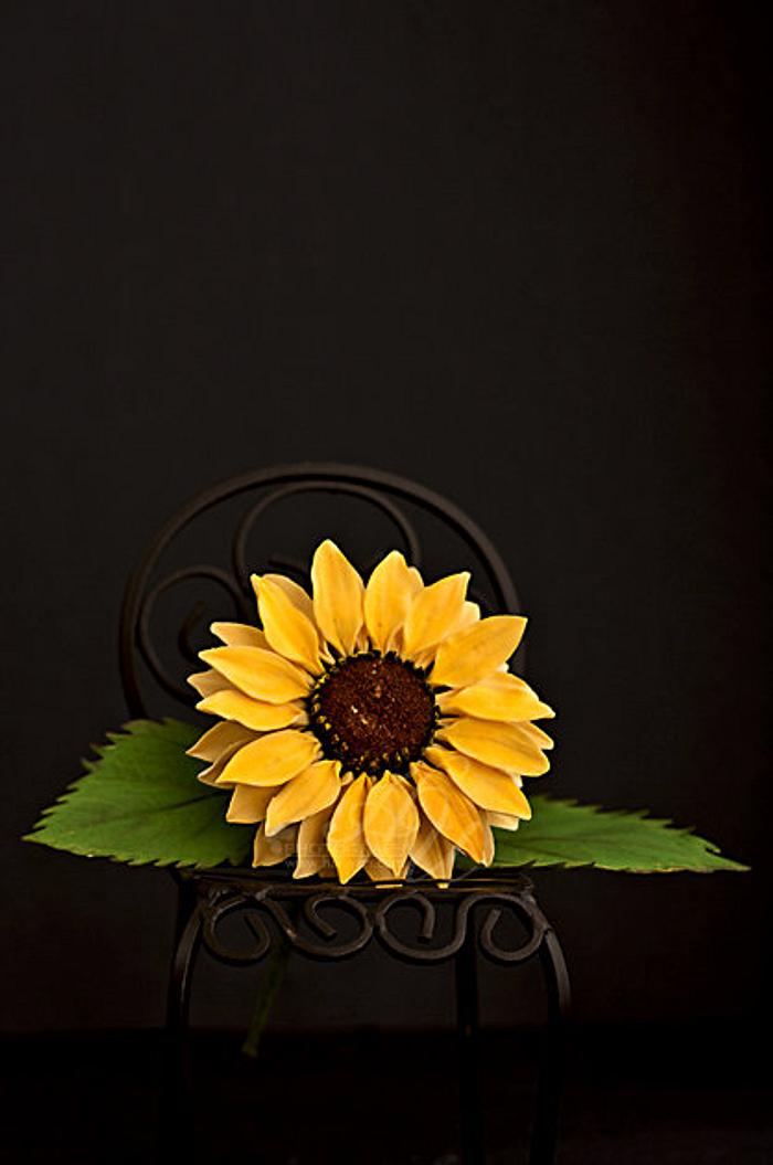 Gumpaste sunflower