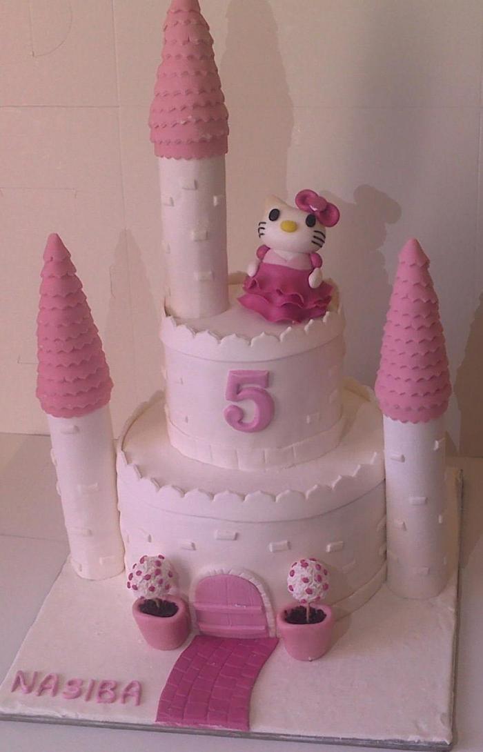 Hello Kitty Castle Cake 