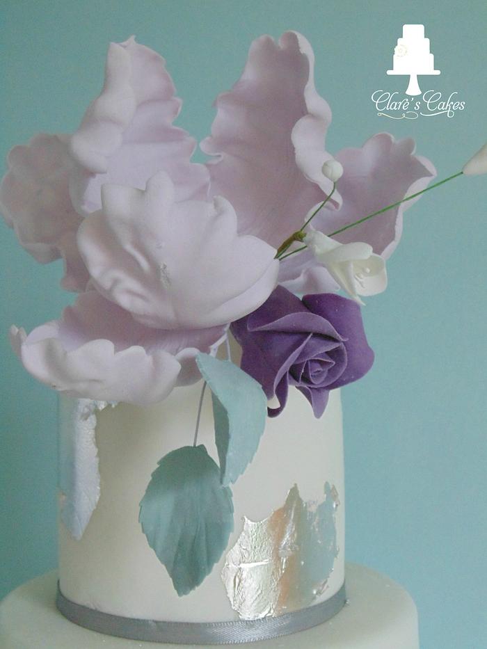 PPurple flowers Wedding Cake