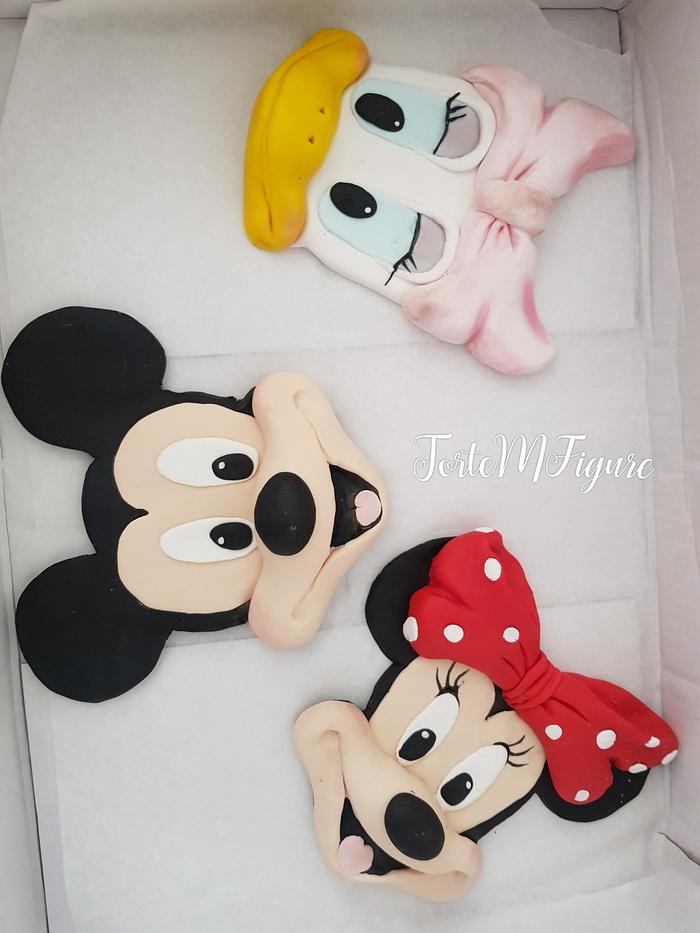 Fondant cake toppers