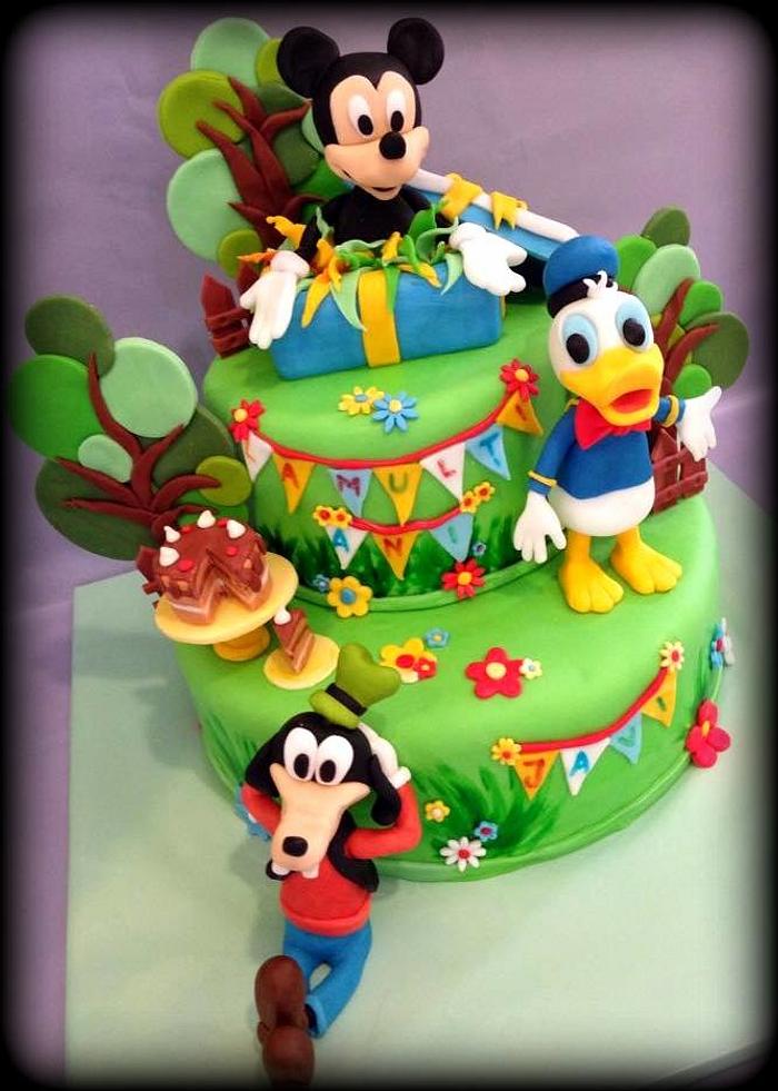 Birthday cake with Mickey, Goofy and Donald