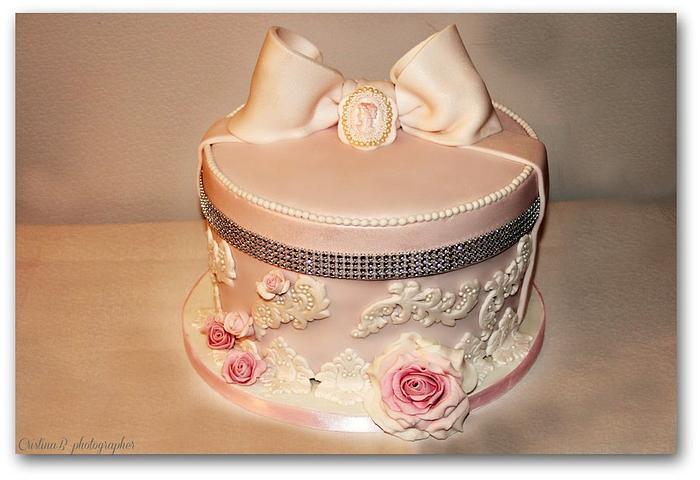 A fashion birthday cake