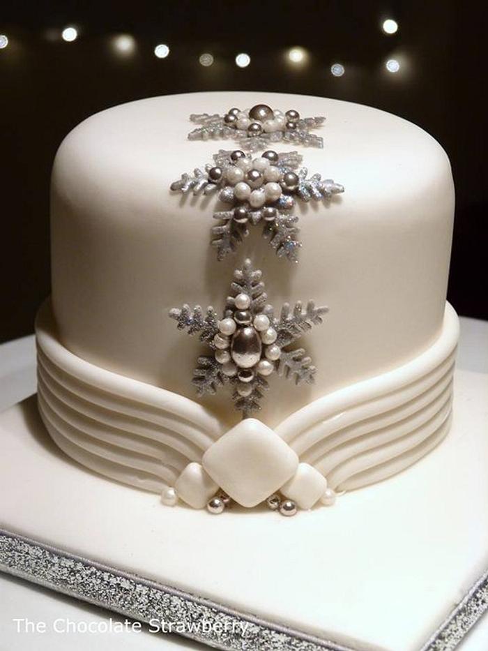Art Deco Inspired Christmas Cake - Decorated Cake by - CakesDecor