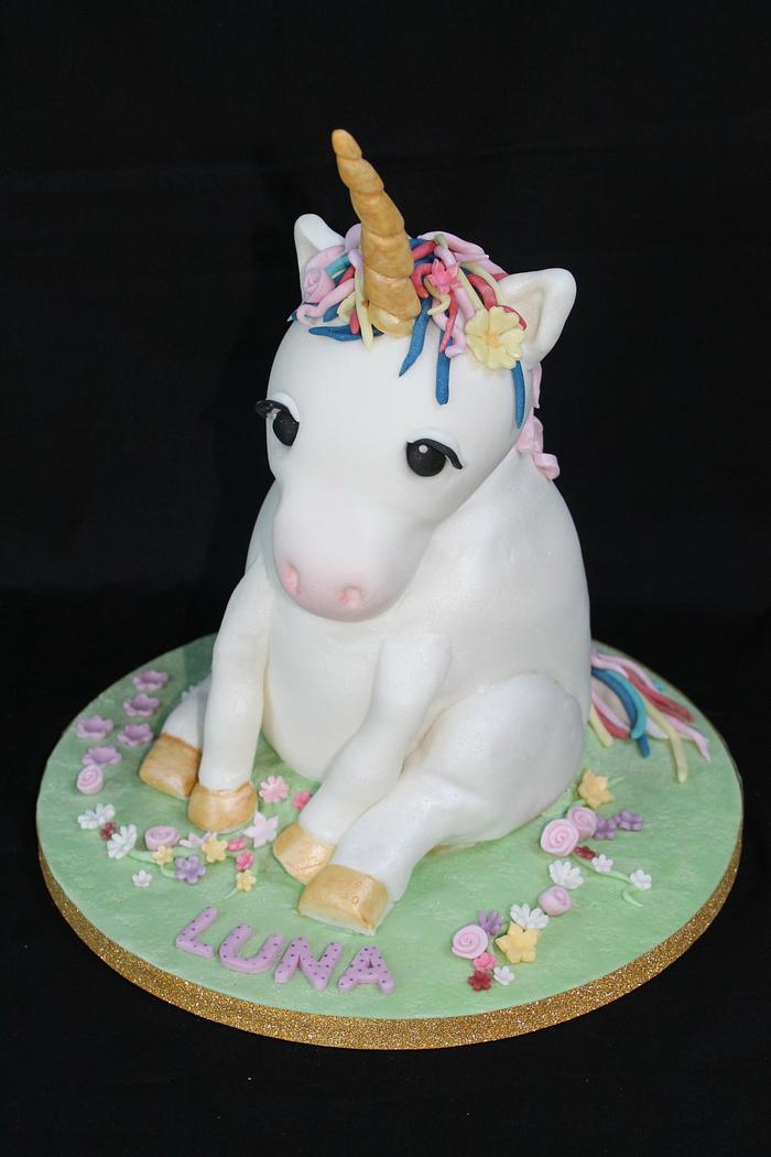 3D Unicorn Cake
