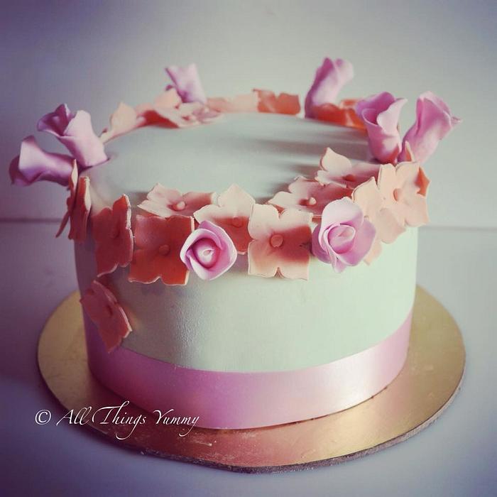 Flower tiara cake