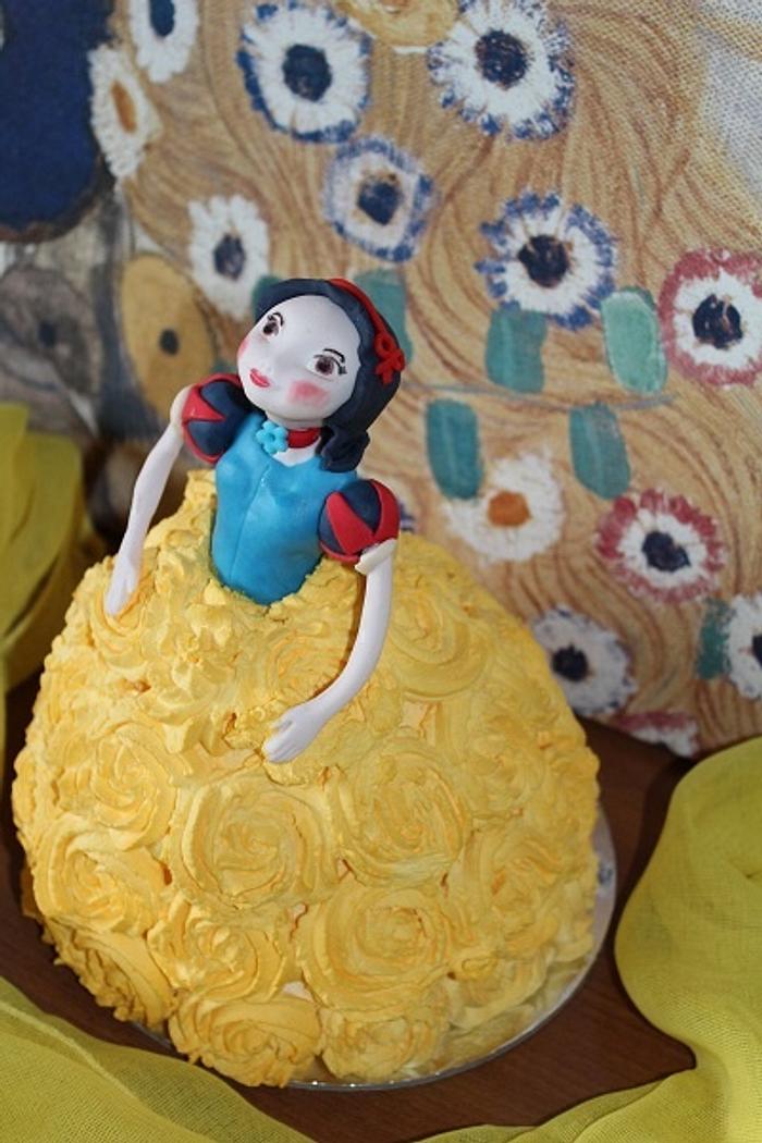 Snow white for little Wiebke!