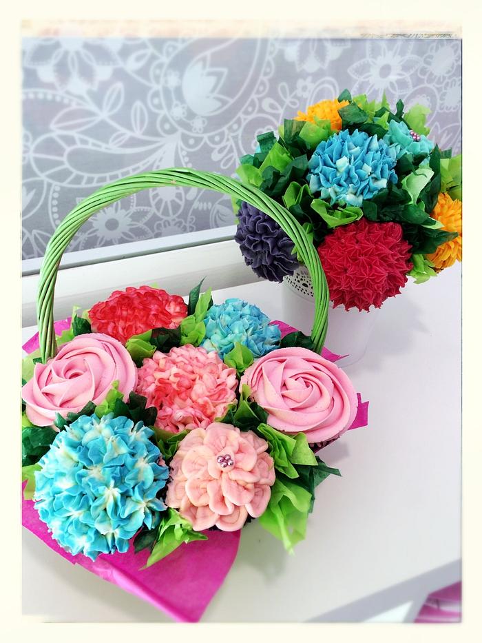 Buttercream flowers cupcakes bouquet