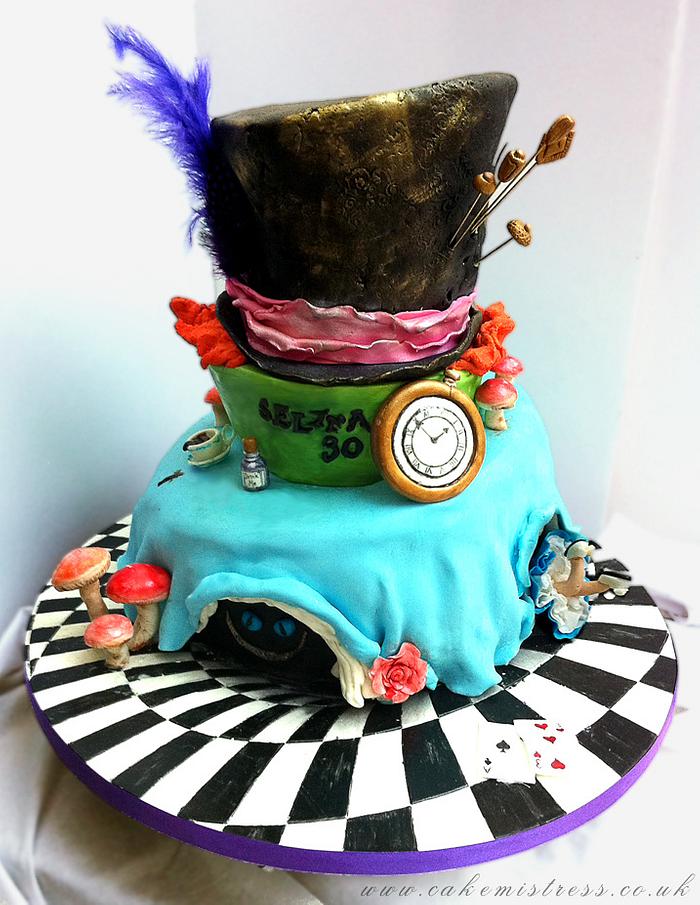 Mad Hatters cake, my first topsy turvy