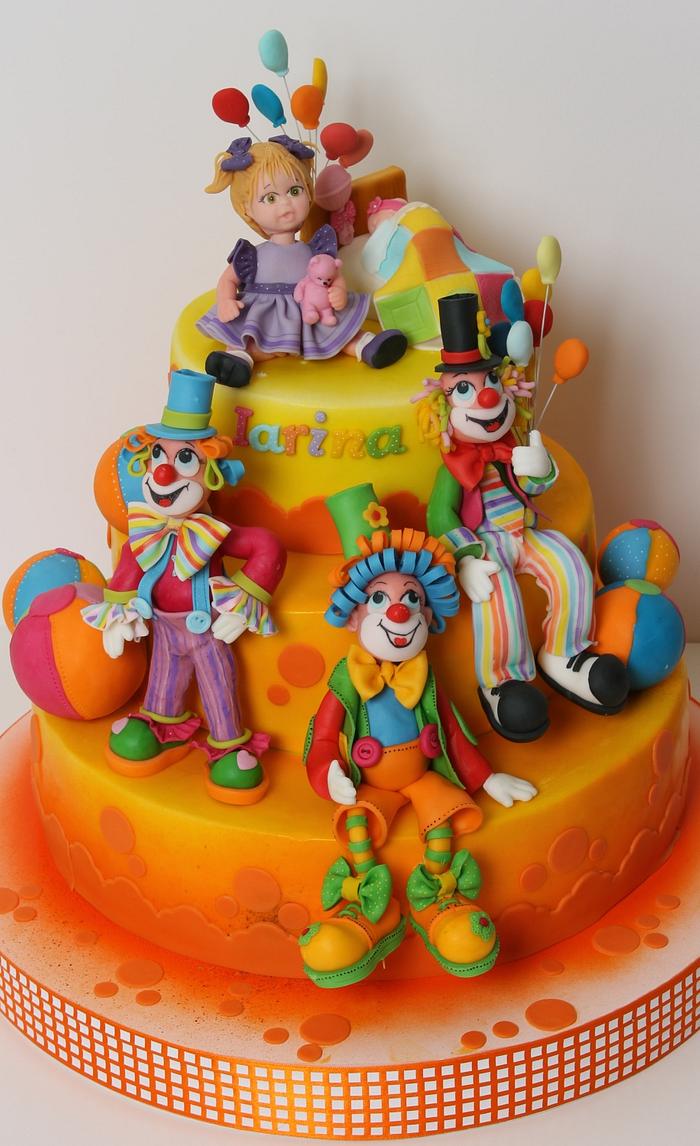 Cake with clowns