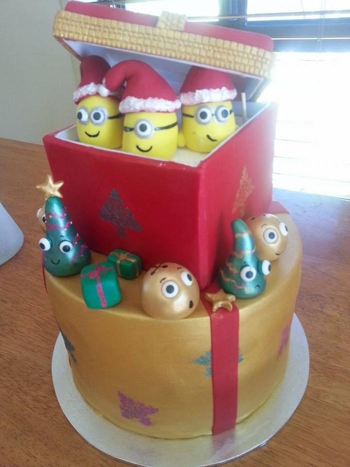 Minion Christmas cake