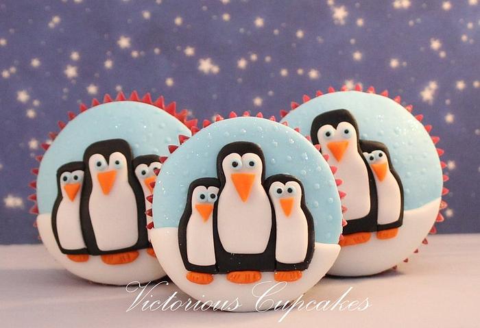 Marching of the penguins cupcakes step by step