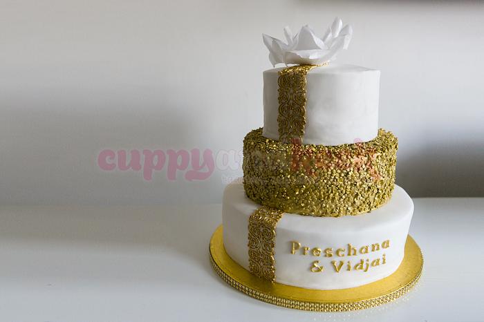 Golden lace wedding cake