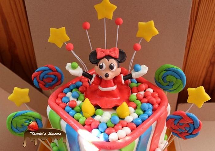 cake with Minnie Mouse