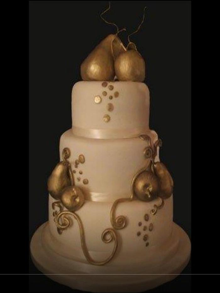 Golden pears, wedding cake