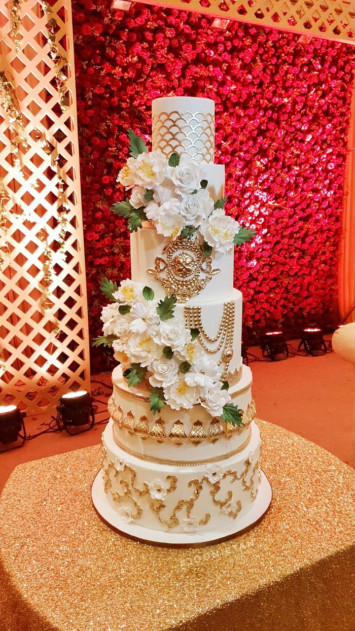 Big fat Indian Wedding cake - Decorated Cake by Joonie - CakesDecor