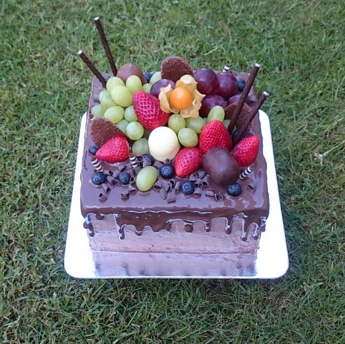 Cake with fruits
