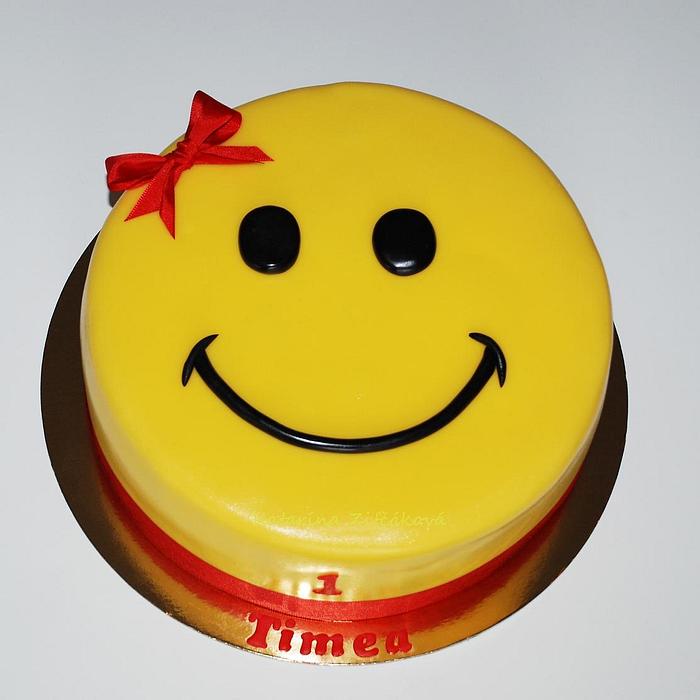 smiley cake